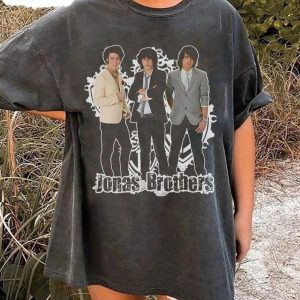 jonas brothers vintage shirt five albums one night tour unisex t shirt 1 hls8s0
