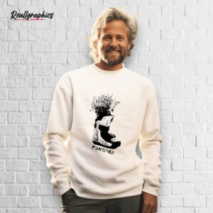 runnner walking boot shirt