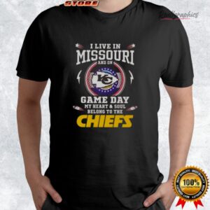 i lie in missouri and on game day my heart and soul belong to the kansas city chiefs shirt 4 jury7c
