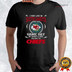 i may lie in south dakota but on game day my heart and soul belongs to kansas city chiefs shirt 4 feemwq