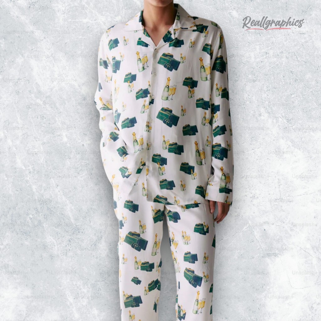 leslie bibb kate the white lotus wine print pajamas 2 mexiwn